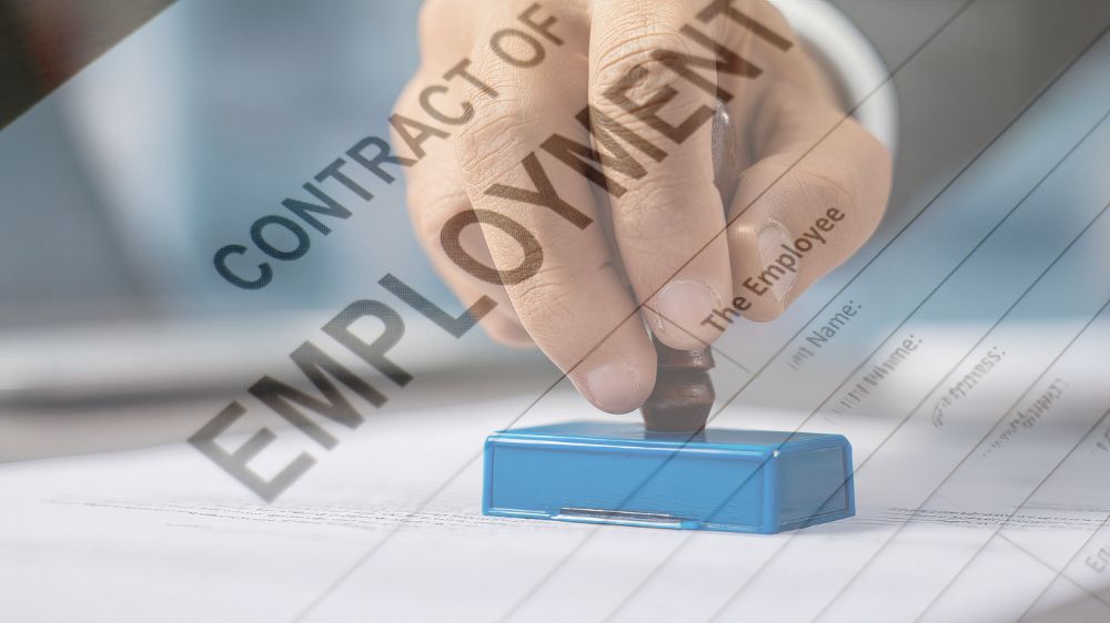 ترجمة عقد عمل